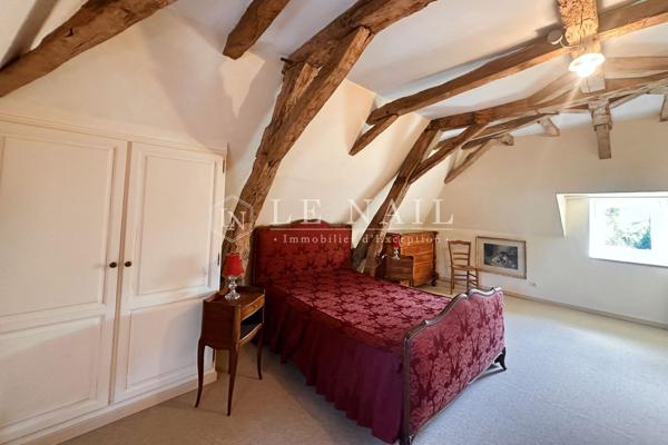 PROCHE DE NANTES, BEAU MANOIR DU XVIIème SIÈCLE AVEC DEUX LOCATIFS
