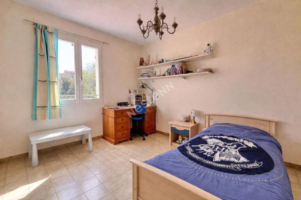 Maison Cuers T5 avec garage et jardin