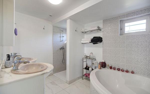 Maison à vendre    10 pièces • 340 m2 Villematier