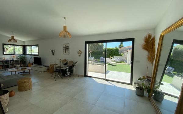 Maison à vendre    4 pièces •  Mauguio