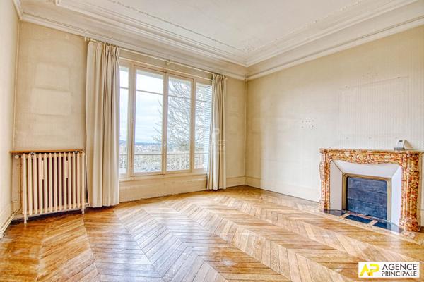 Versailles Clagny Appartement 6 pièces 158 m² carrez situé au 1er étage d'une superbe bâtisse 19ème avec grenier et 2 caves €1 320 000 ** - Référence 27211