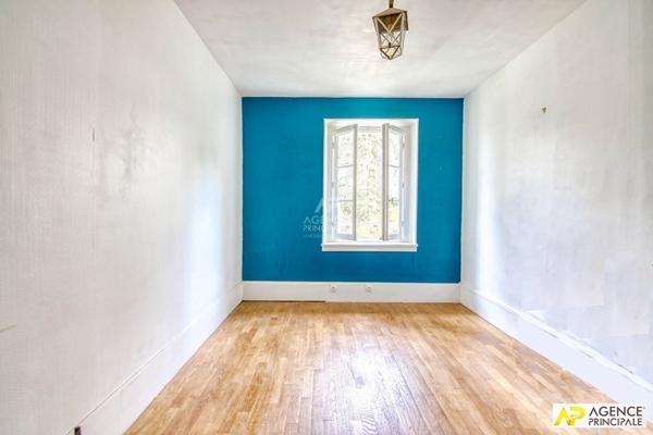 Versailles Clagny Appartement 6 pièces 158 m² carrez situé au 1er étage d'une superbe bâtisse 19ème avec grenier et 2 caves €1 320 000 ** - Référence 27211