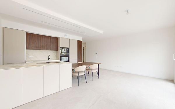 Appartement à vendre    3 pièces • 76,32 m2 Manom