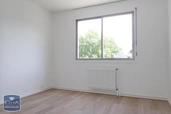 Appartement à louer 2 pièces 55.3m² Chambéry (73000)