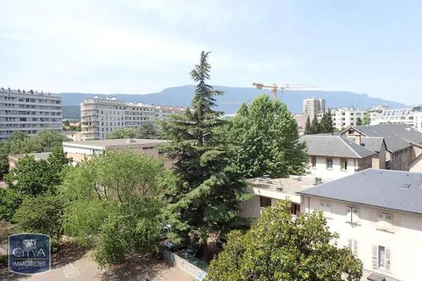 Appartement à louer 2 pièces 55.3m² Chambéry (73000)