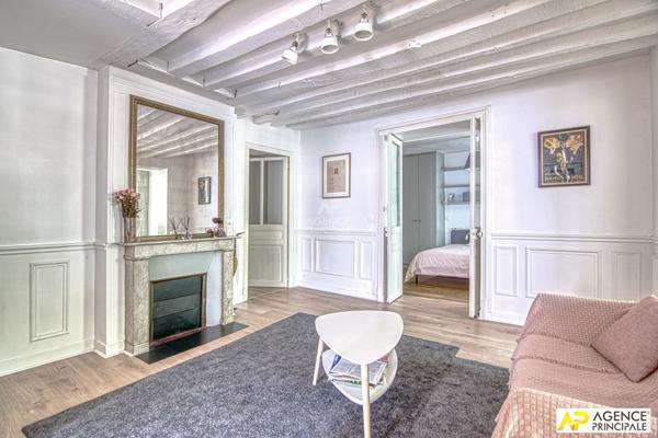 Versailles Notre-Dame Avenue de St-Cloud - Appartement 5 pièces de 95 m² situé au 2ème étage d'un immeuble XVIIIème €845 000 ** - Référence 25549