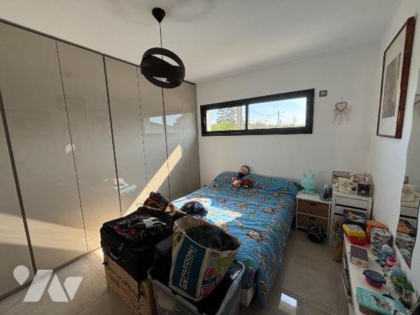 A VENDRE, Gironde, proche Bordeaux, PAREMPUYRE proche du centre, dans une rue calme, Belle mais...