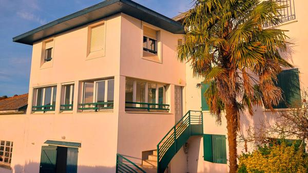 Bardos (64520) Bardos - Propriété à pied des commerces