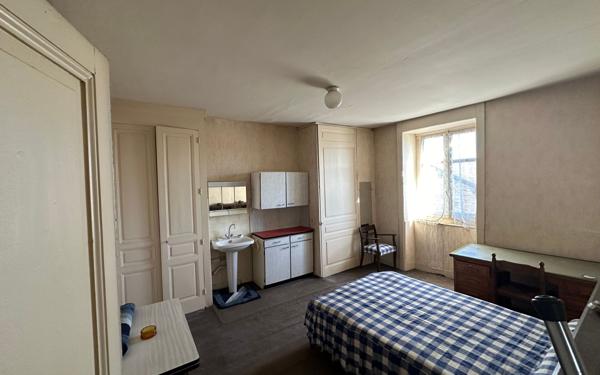 Maison à vendre    8 pièces •  Limoges