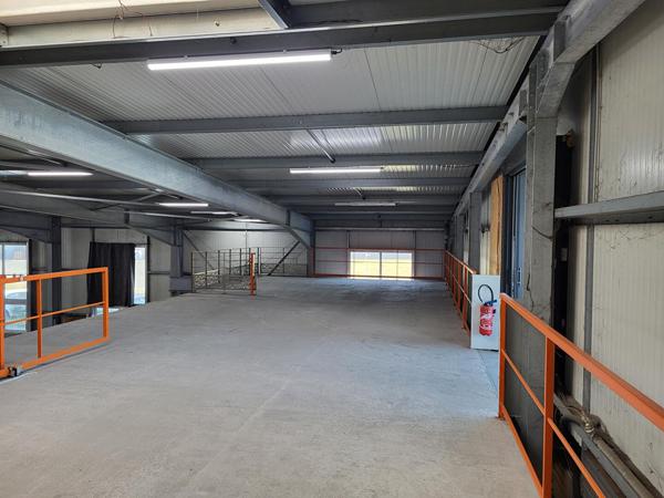 Local d'activité Bouffere 2820 m2 , Bouffere