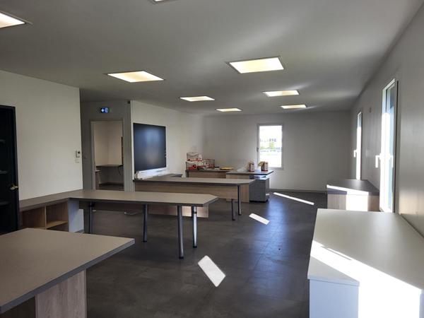 Local d'activité Bouffere 2820 m2 , Bouffere