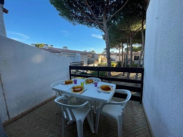 Cap d'Agde, charmant studio mezzanine avec terrasse et piscine, La Pinède