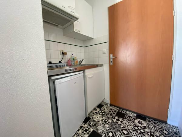 POITIERS proche facultés: studio meublé de 20.89 m² avec parking