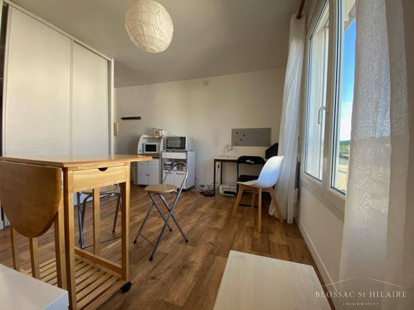 POITIERS proche facultés: studio meublé de 20.89 m² avec parking