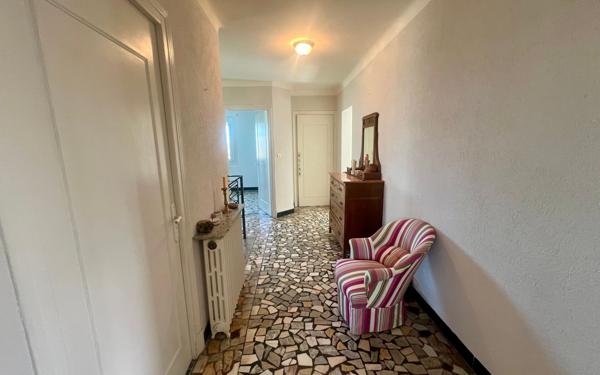 Maison à vendre    5 pièces • 169 m2 Laloubère