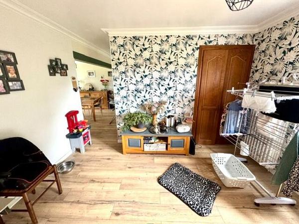 Exclusivité - Ensemble comprenant maison et appartement 140 m2 sur 3902 m2 de terrain