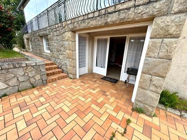 Exclusivité - Ensemble comprenant maison et appartement 140 m2 sur 3902 m2 de terrain