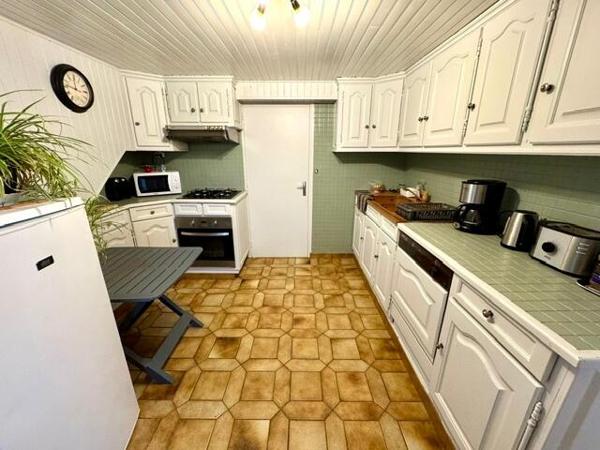 Exclusivité - Ensemble comprenant maison et appartement 140 m2 sur 3902 m2 de terrain
