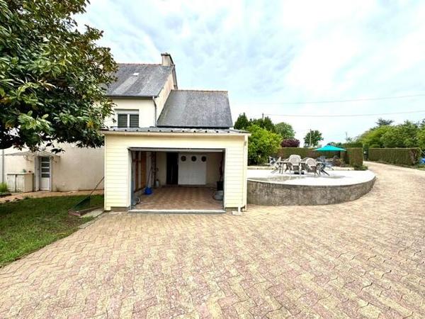 Exclusivité - Ensemble comprenant maison et appartement 140 m2 sur 3902 m2 de terrain