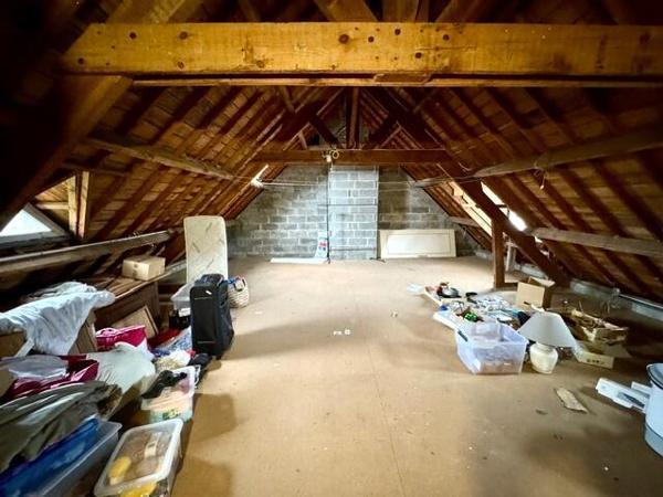 Exclusivité - Ensemble comprenant maison et appartement 140 m2 sur 3902 m2 de terrain