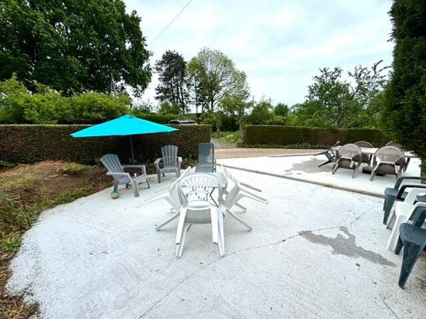 Exclusivité - Ensemble comprenant maison et appartement 140 m2 sur 3902 m2 de terrain