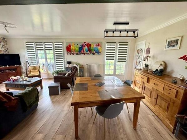 Exclusivité - Ensemble comprenant maison et appartement 140 m2 sur 3902 m2 de terrain