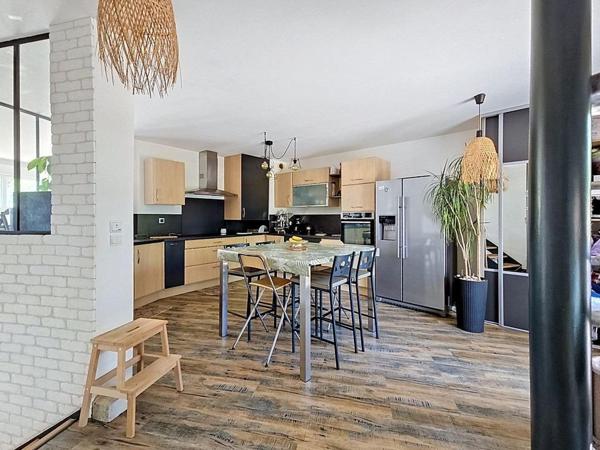 Maison de caractère, 3 chambres dont 1 suite parentale proche toutes commodités