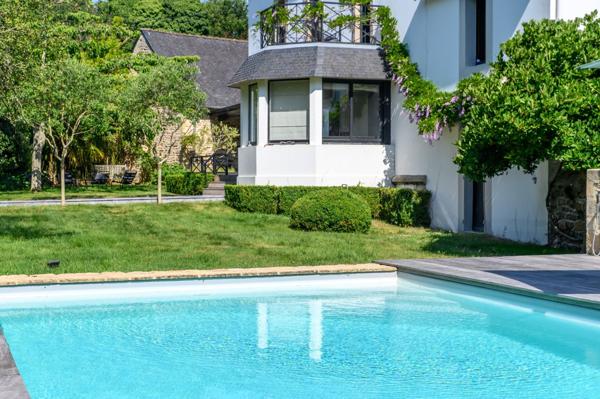 Vente Maison de luxe Quéven 8 Pièces 218 m²