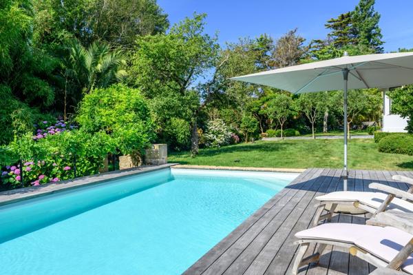 Vente Maison de luxe Quéven 8 Pièces 218 m²