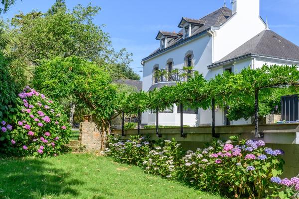 Vente Maison de luxe Quéven 8 Pièces 218 m²