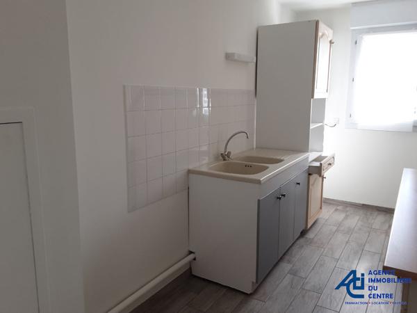 Appartement à louer Pontivy : 2 pièces, 59m² avec 1 chambre(s) à 650€ - AJP Immobilier Pontivy