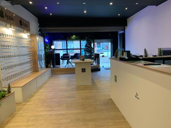 Local commercial à louer à Bailleul dans le Nord (59270), ref : FLOCB706