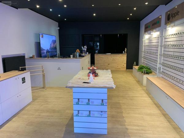 Local commercial à louer à Bailleul dans le Nord (59270), ref : FLOCB706