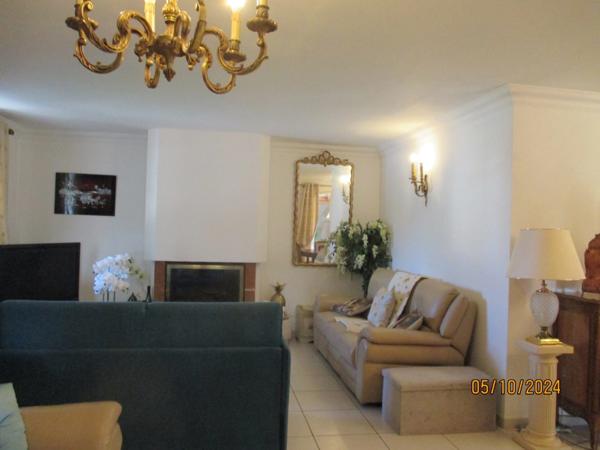 Maison à vendre 8 pièces (09)