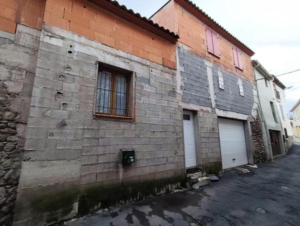 Maison de ville avec cour! Grand garage