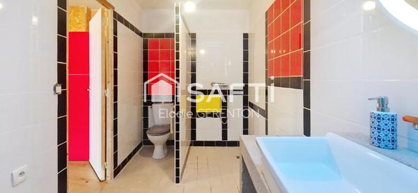 Maison de ville avec cour! Grand garage