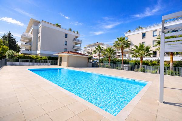 Appartement Mandelieu La Napoule 3 pièce(s) dernier étage plein sud