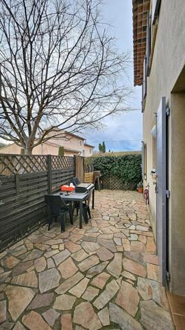 appartement comme neuf, terrasse et 2 places de parking