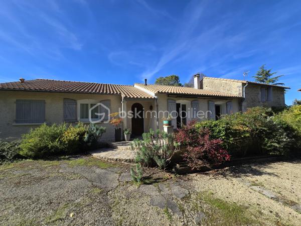 Maison ancienne de 360 m²