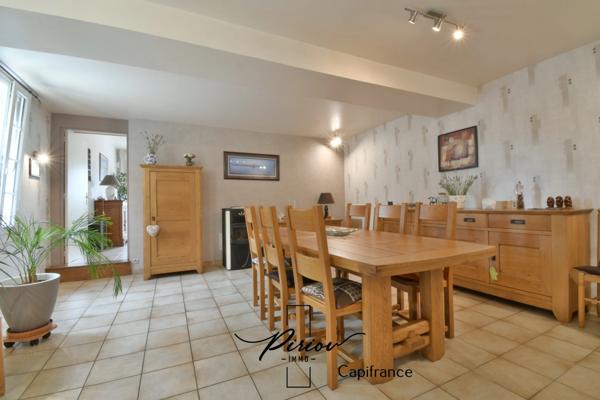 Propriété 5 chambres, dépendances, proche commerces et services