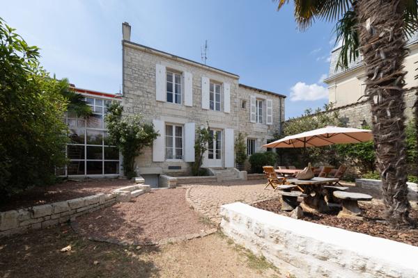 Vente Maison de maître Luçon 6 Pièces 280 m²
