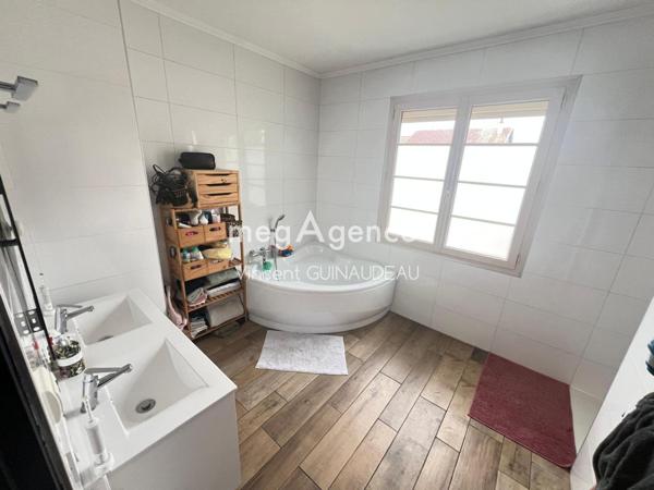 Maison à CHOLET, 49300 - 5 pièces 118m²