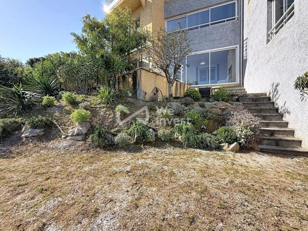 Appartement lumineux avec jardin vue citadelle