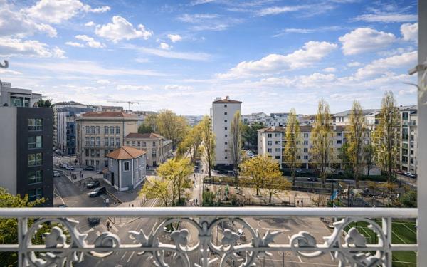 Appartement à vendre    3 pièces • 63 m2 Lyon 7