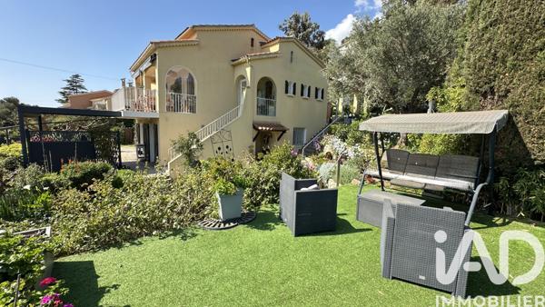 Maison à vendre 8 pièces 200 m² Le Pradet