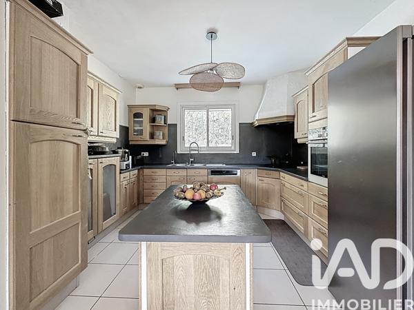 Maison à vendre 8 pièces 200 m² Le Pradet