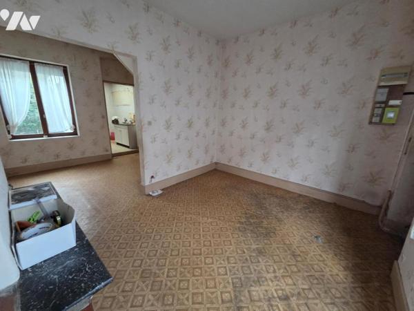 LILLE CORMONTAIGNE  MAISON 1930 A RENOVER - 2 CHAMBES + BUREAU + PETITE COUR