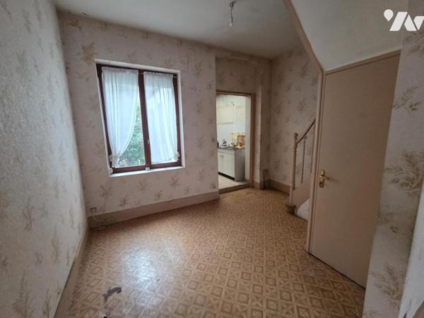 LILLE CORMONTAIGNE  MAISON 1930 A RENOVER - 2 CHAMBES + BUREAU + PETITE COUR