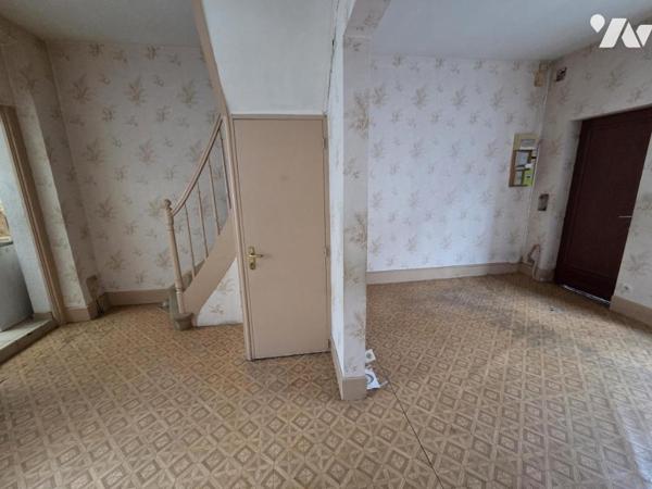 LILLE CORMONTAIGNE  MAISON 1930 A RENOVER - 2 CHAMBES + BUREAU + PETITE COUR