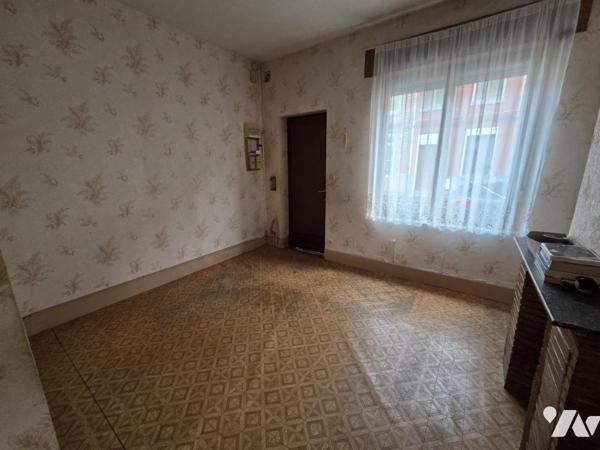LILLE CORMONTAIGNE  MAISON 1930 A RENOVER - 2 CHAMBES + BUREAU + PETITE COUR
